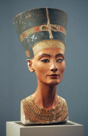 मिस्र की महारानी नेफर्टिटी का 3,400 साल पुराना भंडाफोड़।
