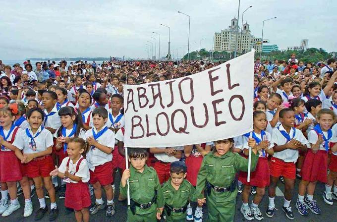 क्यूबा के रैलियों ने एलियन की वापसी की मांग की