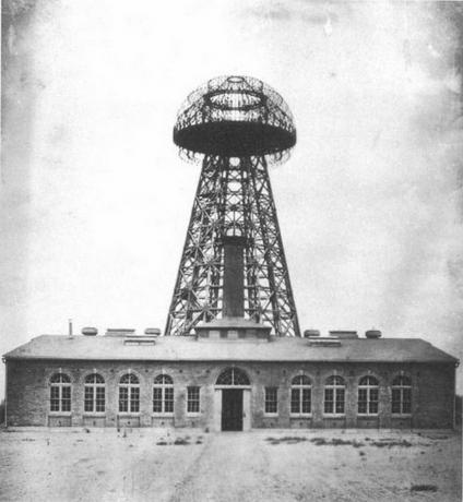 निकोला टेस्ला की वार्डेनक्लिफ़ प्रयोगशाला वायरलेस बिजली संचारण टॉवर